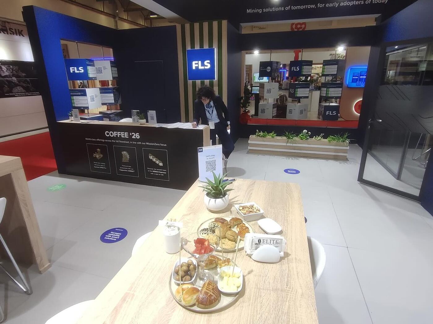 Maden Türkiye Fuarı'nda stand içi kahve ve ikram servisi