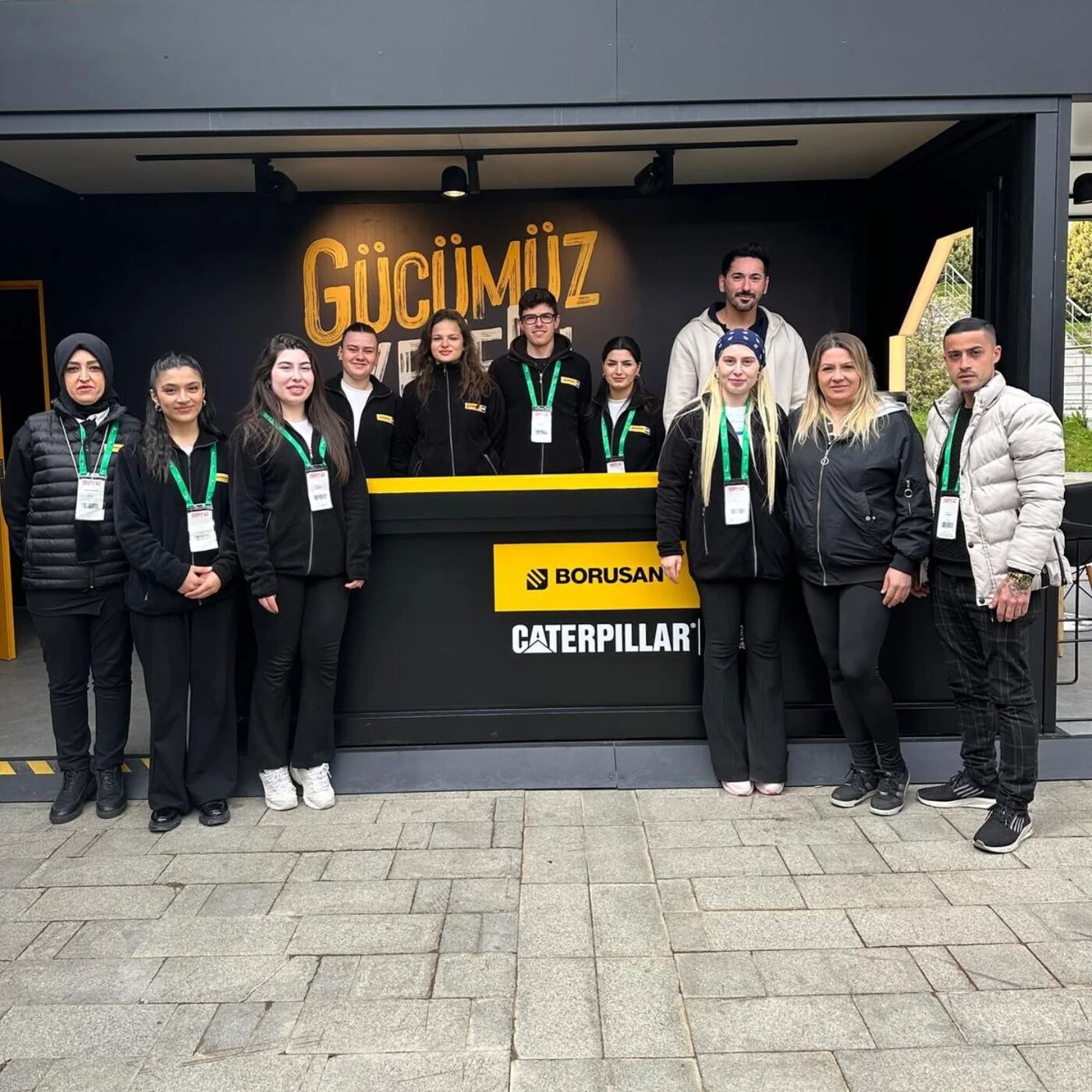 Borusan Caterpillar fuar standında Elite Plus ekibi