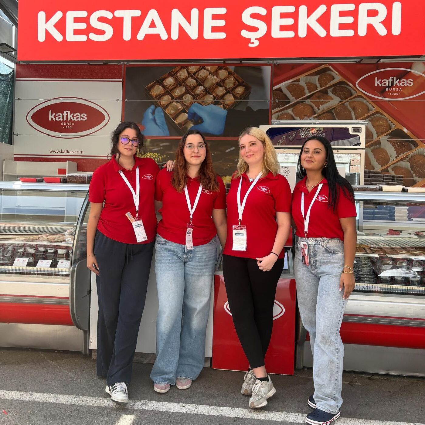 IEF Fuarı'nda Kafkas standı ekibi