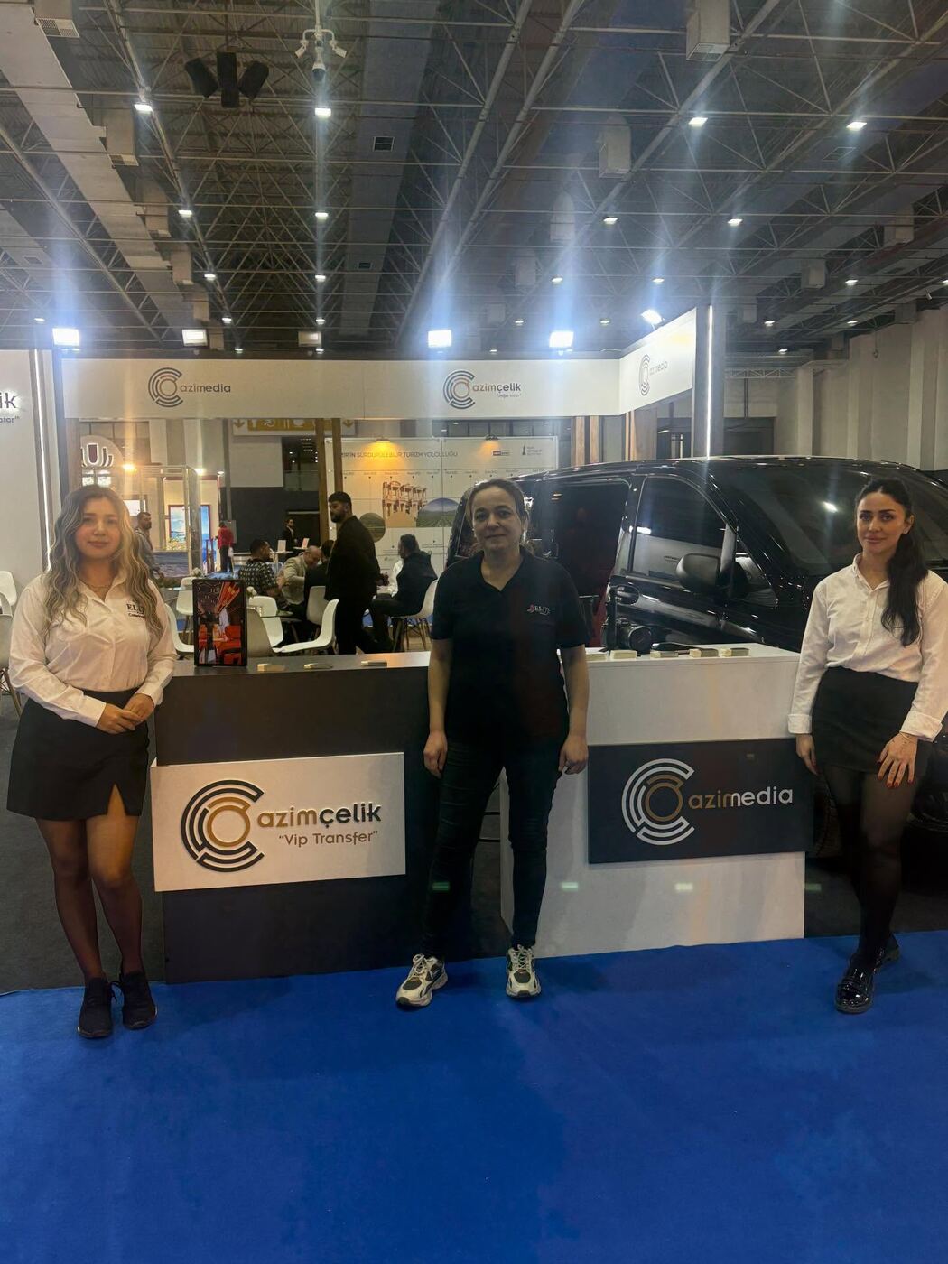 Turizm Fuarı'nda stand ekibi