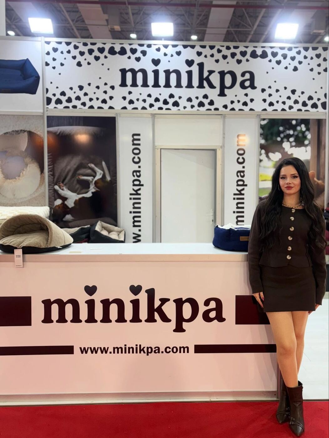 İzmir Pet Fuarı stand hostesleri